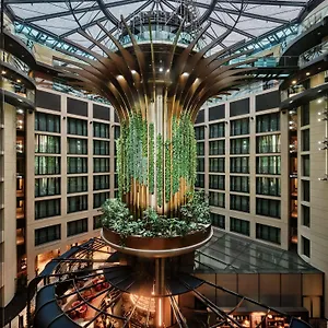 Radisson Collection Hotel, Szálloda